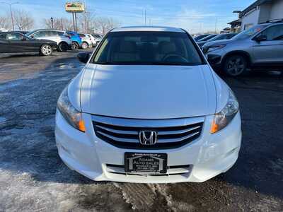 2011 Honda Accord, $10900. Photo 2