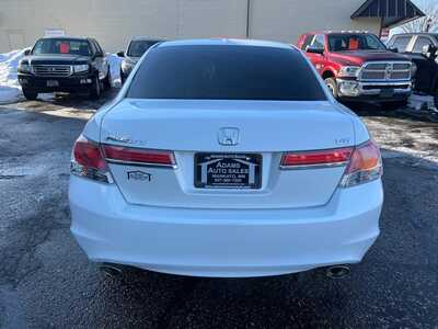 2011 Honda Accord, $10900. Photo 5