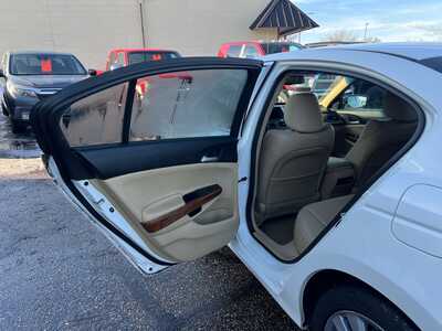 2011 Honda Accord, $10900. Photo 6