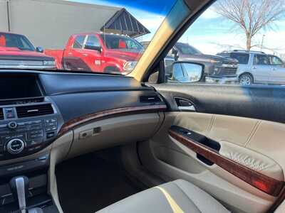 2011 Honda Accord, $10900. Photo 9