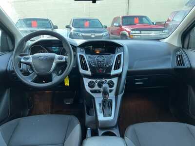 2012 Ford Focus, $5500. Photo 12