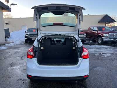 2012 Ford Focus, $5500. Photo 7