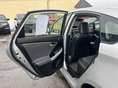 2013 Toyota Prius, $10900. Photo 10
