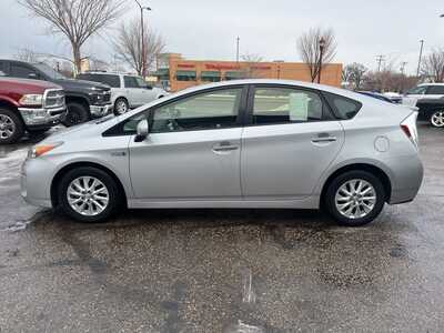 2013 Toyota Prius, $10900. Photo 5