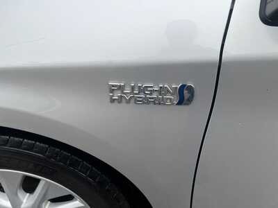 2013 Toyota Prius, $10900. Photo 6