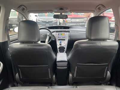 2013 Toyota Prius, $10900. Photo 9
