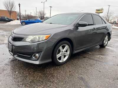 2014 Toyota Camry, $12500. Photo 4