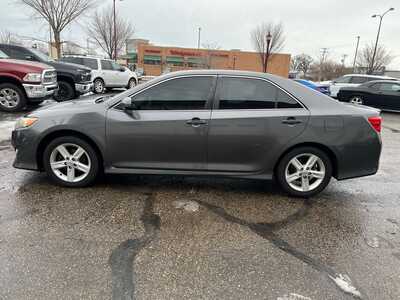 2014 Toyota Camry, $12500. Photo 5