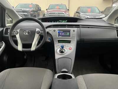 2012 Toyota Prius, $10900. Photo 11