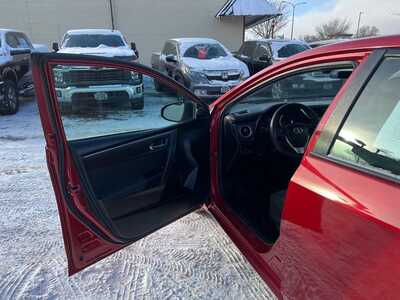 2018 Toyota Corolla, $11900. Photo 12