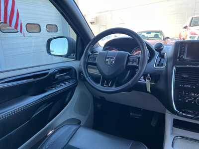 2016 Dodge Caravan, Grand, $9950. Photo 12