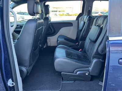 2016 Dodge Caravan, Grand, $9950. Photo 8