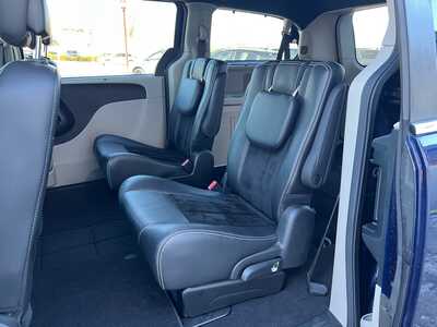 2016 Dodge Caravan, Grand, $9950. Photo 9