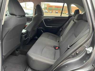 2019 Toyota RAV4, $22600. Photo 10