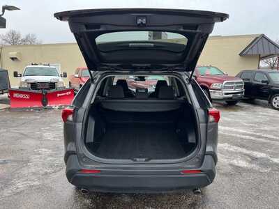 2019 Toyota RAV4, $22600. Photo 7