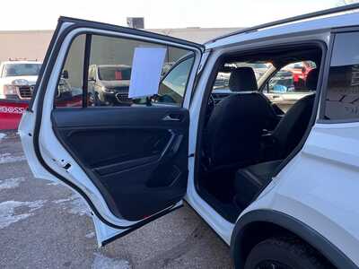 2021 Volkswagen Tiguan, $18900. Photo 11