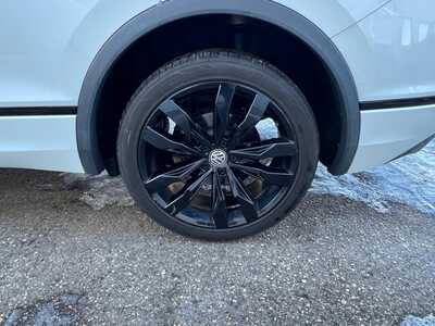 2021 Volkswagen Tiguan, $18900. Photo 6