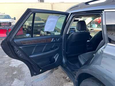 2019 Subaru Outback, $14900. Photo 8