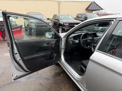 2014 Honda Accord, $13500. Photo 12