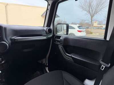 2016 Jeep Wrangler Unlimited, $18500. Photo 11