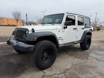 2016 Jeep Wrangler Unlimited, $18500. Photo 4