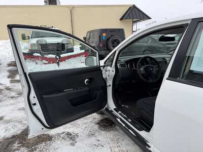 2011 Nissan Versa, $4999. Photo 12