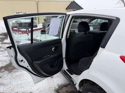 2011 Nissan Versa, $4999. Photo 7