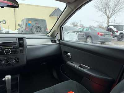 2011 Nissan Versa, $4999. Photo 9