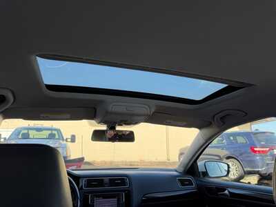 2017 Volkswagen Jetta, $8900. Photo 9