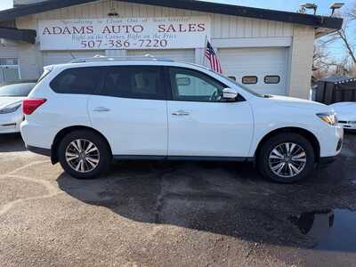 2018 Nissan Pathfinder, $11900. Photo 2