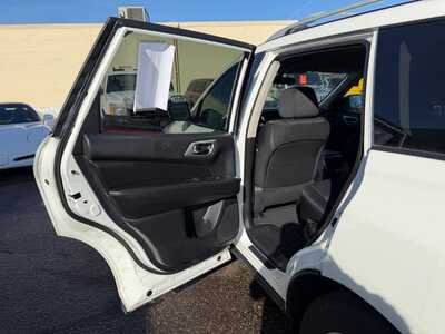2018 Nissan Pathfinder, $11900. Photo 9