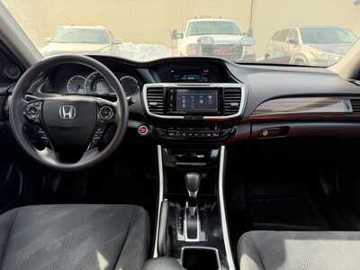 2017 Honda Accord, $14900. Photo 11