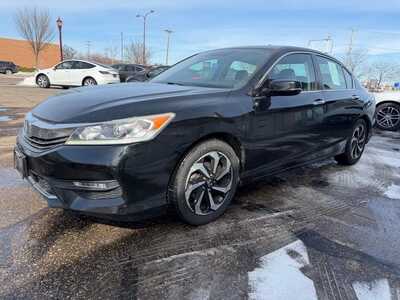 2017 Honda Accord, $14900. Photo 4
