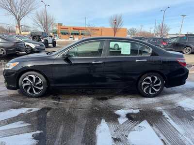 2017 Honda Accord, $14900. Photo 5