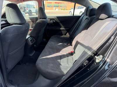 2017 Honda Accord, $14900. Photo 8