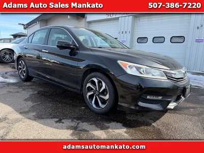 2017 Honda Accord, $14900. Photo 1