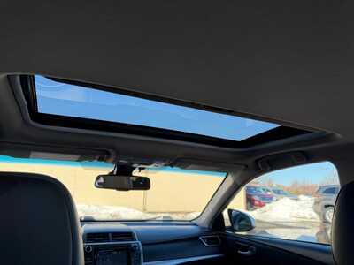 2017 Toyota Camry, $20800. Photo 9