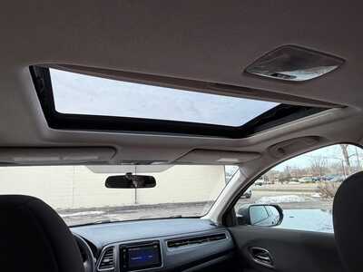 2018 Honda HR-V, $14900. Photo 12