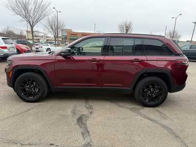 2025 Jeep Grand Cherokee, $36900. Photo 5