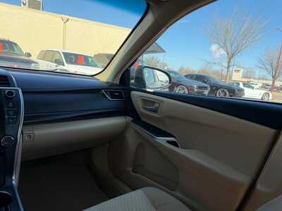 2017 Toyota Camry, $8900. Photo 9