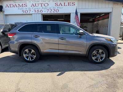 2017 Toyota Highlander, $21600. Photo 2