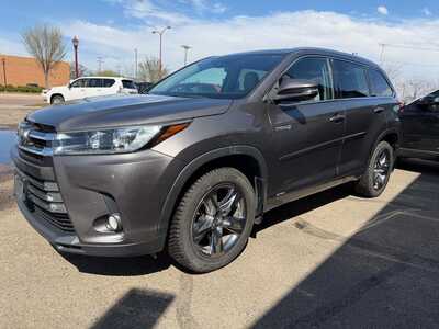 2017 Toyota Highlander, $21600. Photo 4