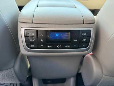 2017 Toyota Highlander, $21600. Photo 9