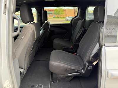 2020 Chrysler Pacifica, $14500. Photo 10