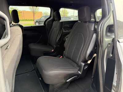 2020 Chrysler Pacifica, $14500. Photo 11