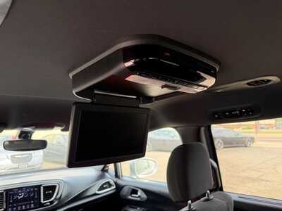 2020 Chrysler Pacifica, $14500. Photo 12