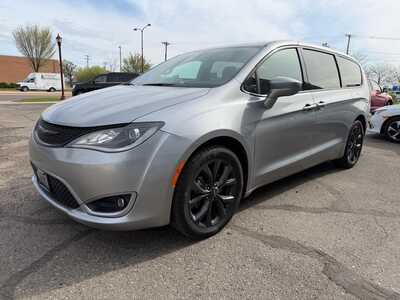 2020 Chrysler Pacifica, $14500. Photo 4