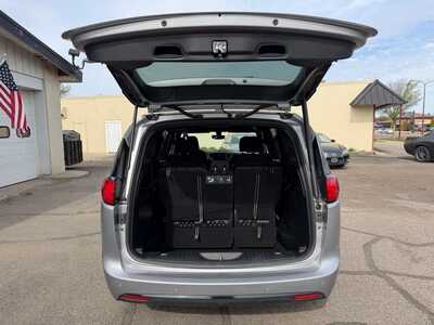 2020 Chrysler Pacifica, $14500. Photo 7