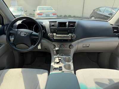 2008 Toyota Highlander, $5999. Photo 12