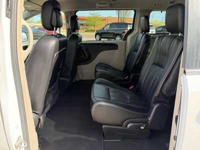 2016 Chrysler Town & Country, $9700. Photo 10